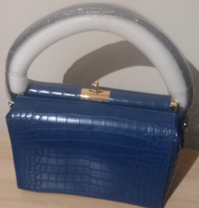 Biface rigid crocodile effect handbag 19G – 2786