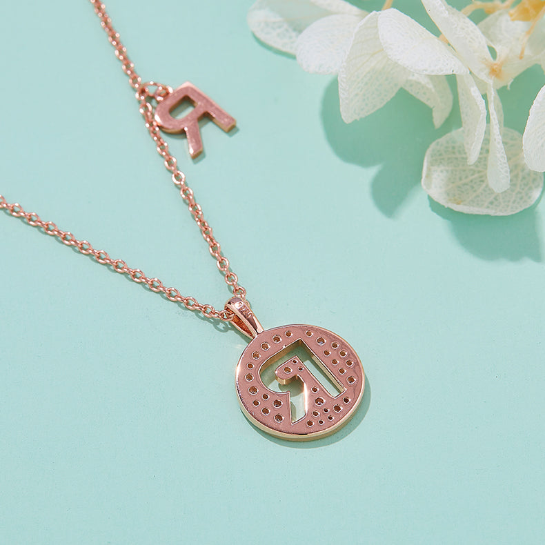 One Of The 26 Letters, R, Set With Top-quality Moissanite, Luxurious And Fashionable Light Luxury Trend Jewelry, Silver Necklace Pendant S925 Silver Electroplated Rose Gold
