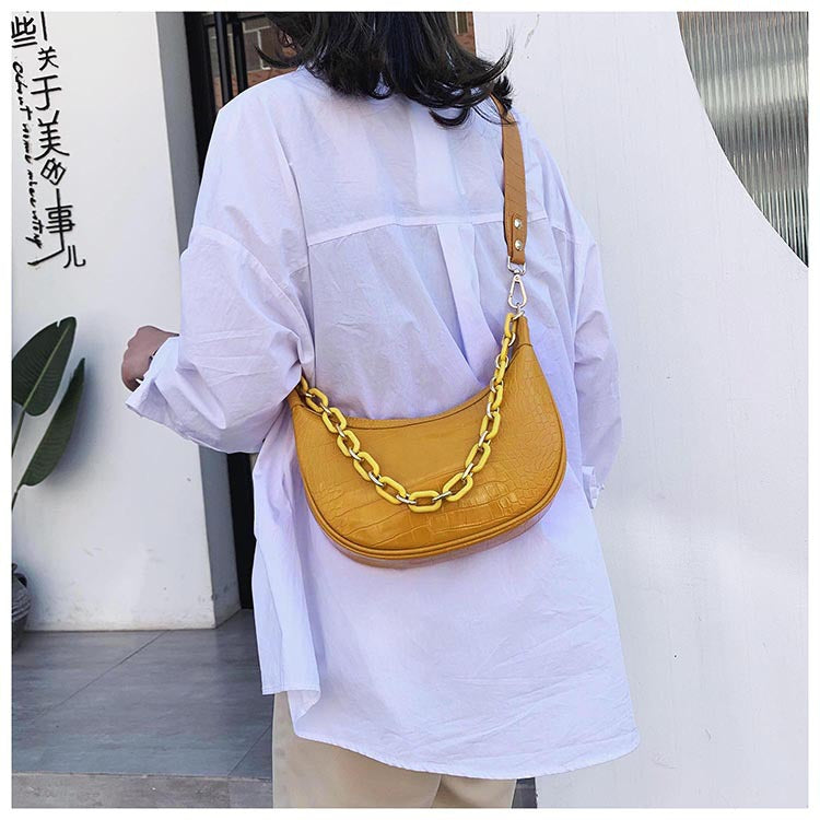Crossbody bag baguette dumplings