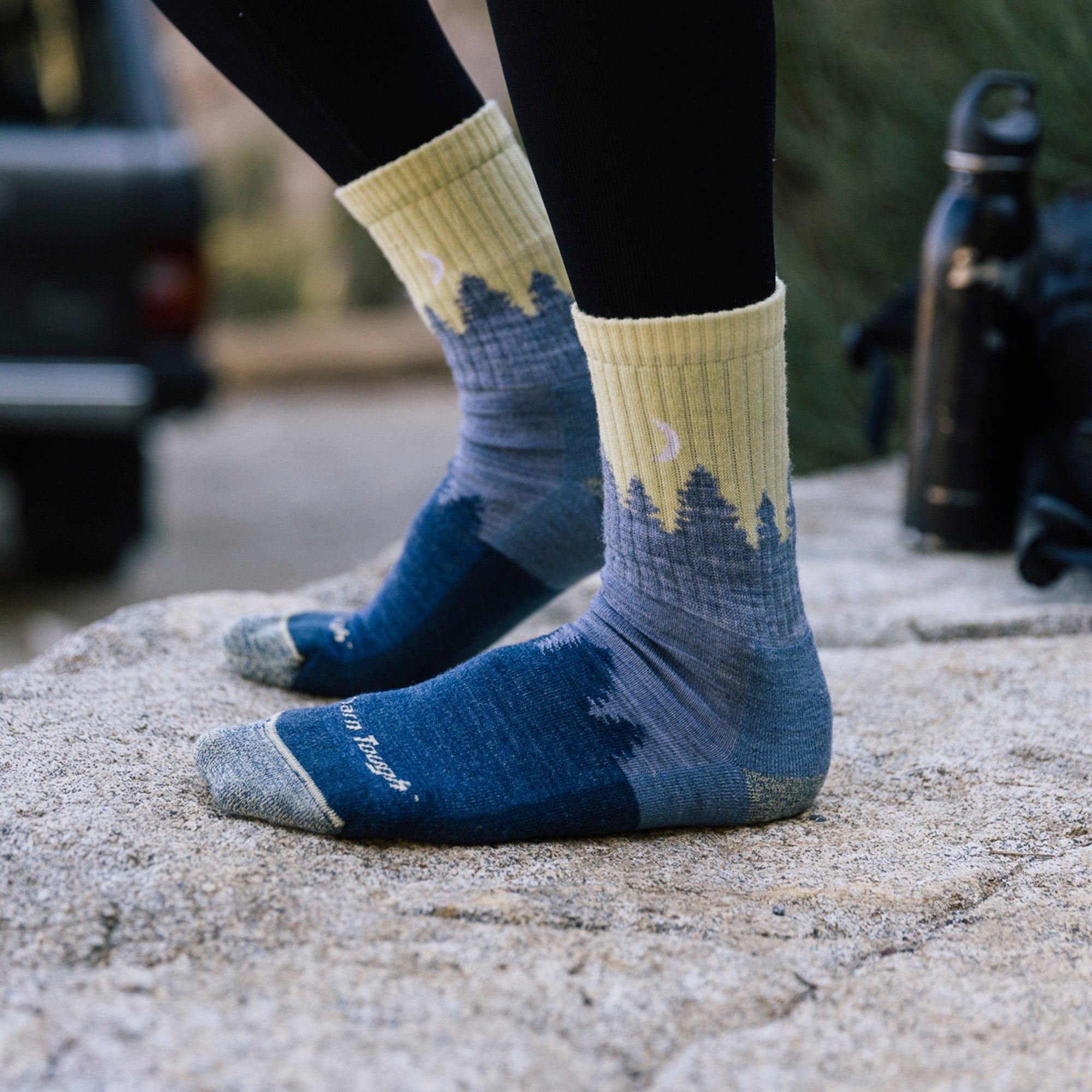 Ladies Micro Crew Midweight Hiking Merino Wool Seamless Socks