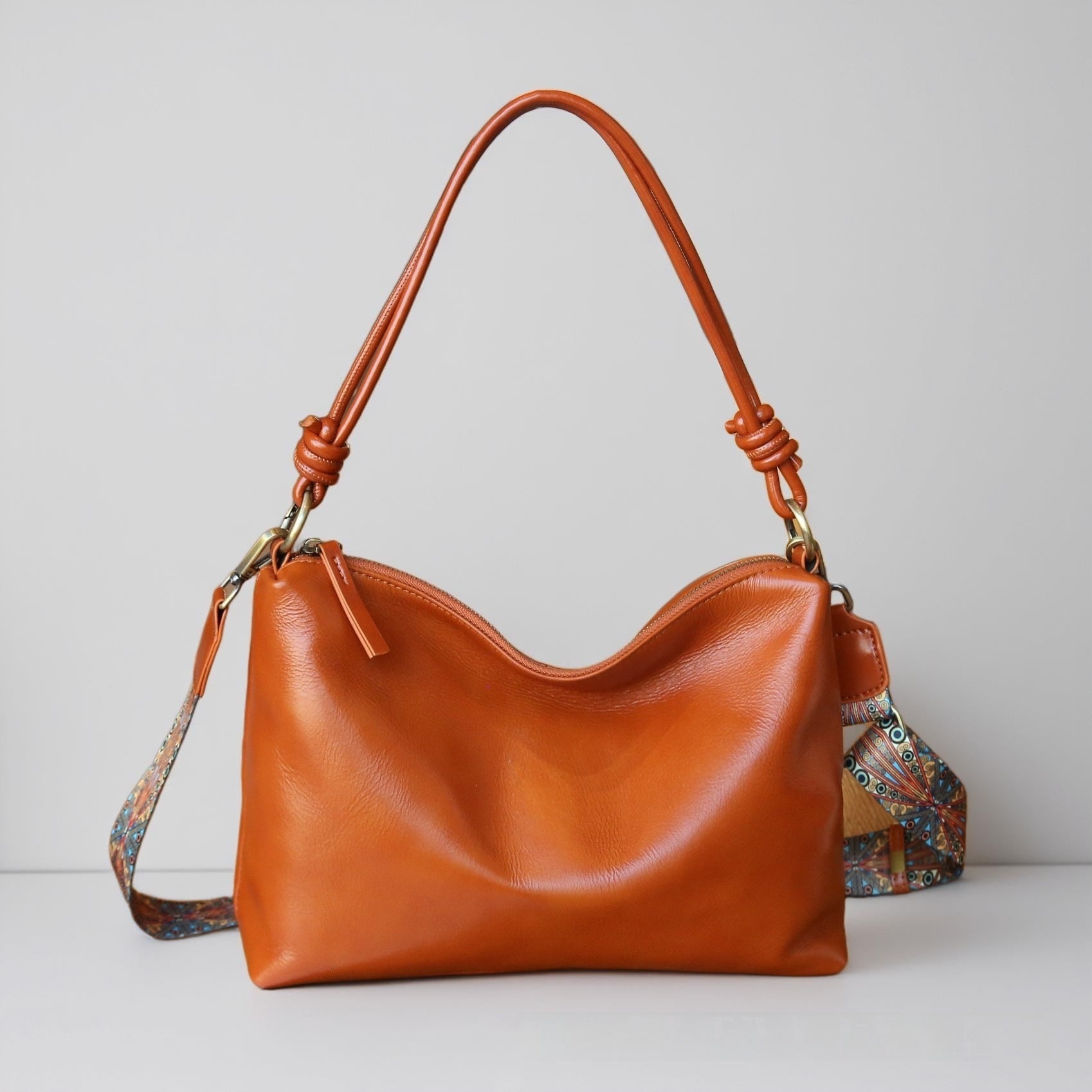 Genuine Leather Creative Large Capacity Hand Shoulder Commuter Bag