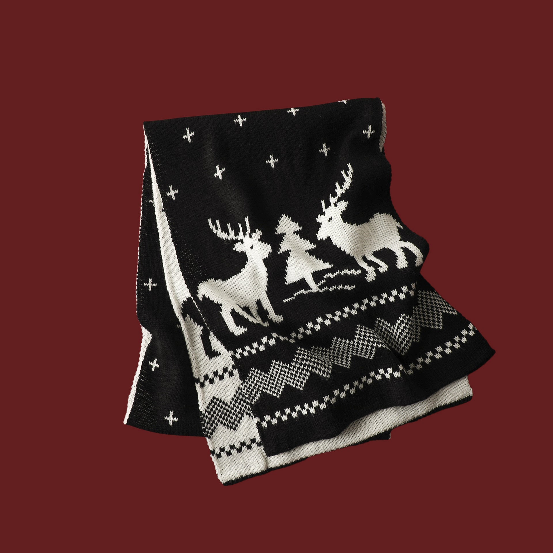 Red Knitted Scarf With Elk Print And Snowflake Pattern Designed For Warmth