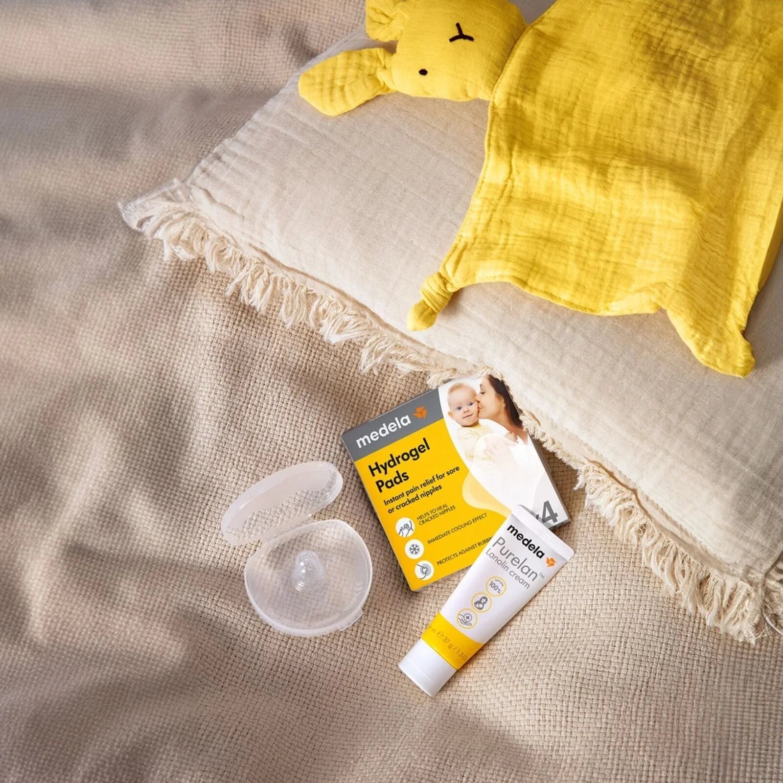 Medela Contact Nipple Shields (L) with Case Pack of 2