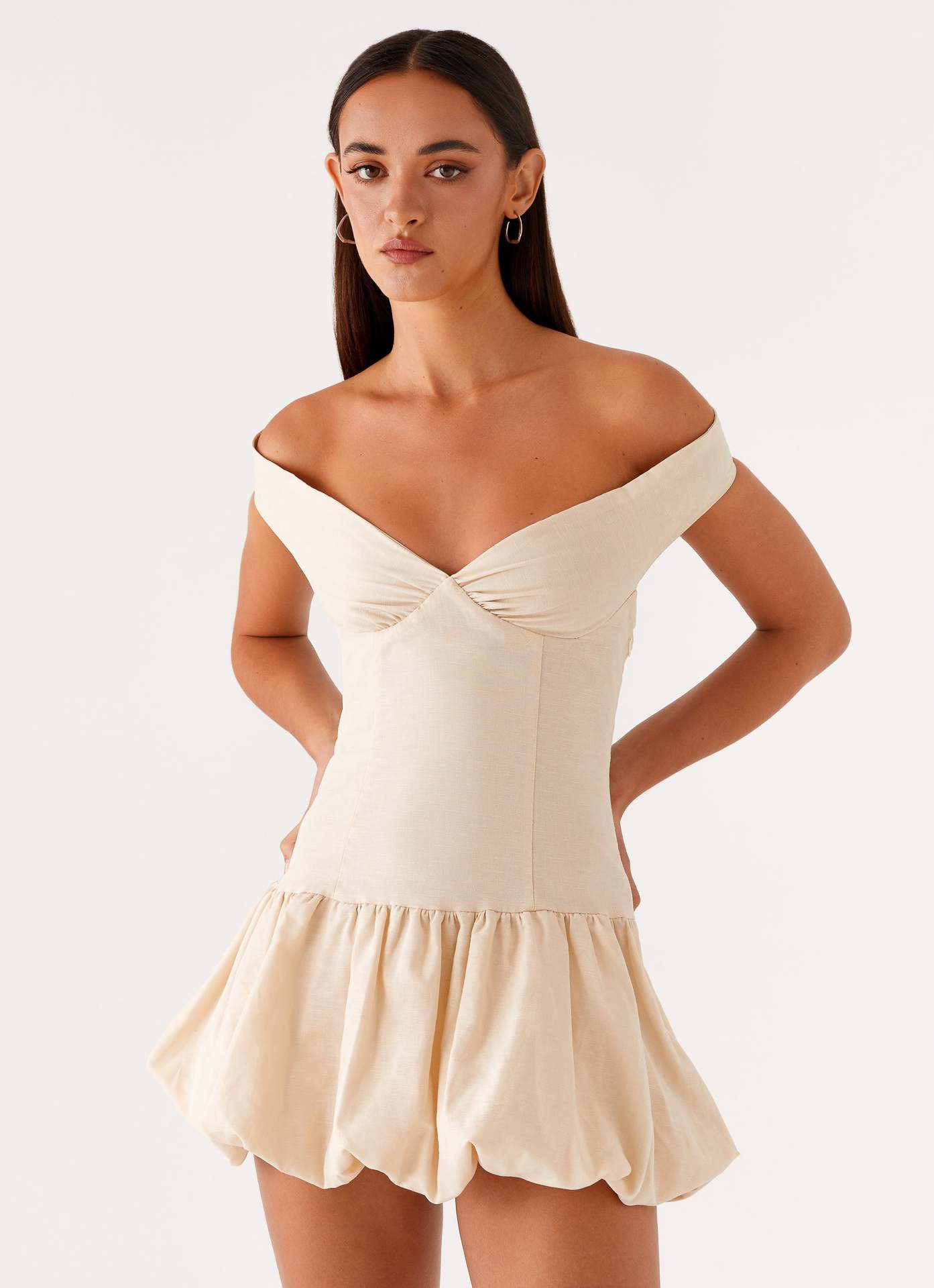 Spicy Girl Polka-Dot Halterneck Waist-Cinching Figure-flattering Dress