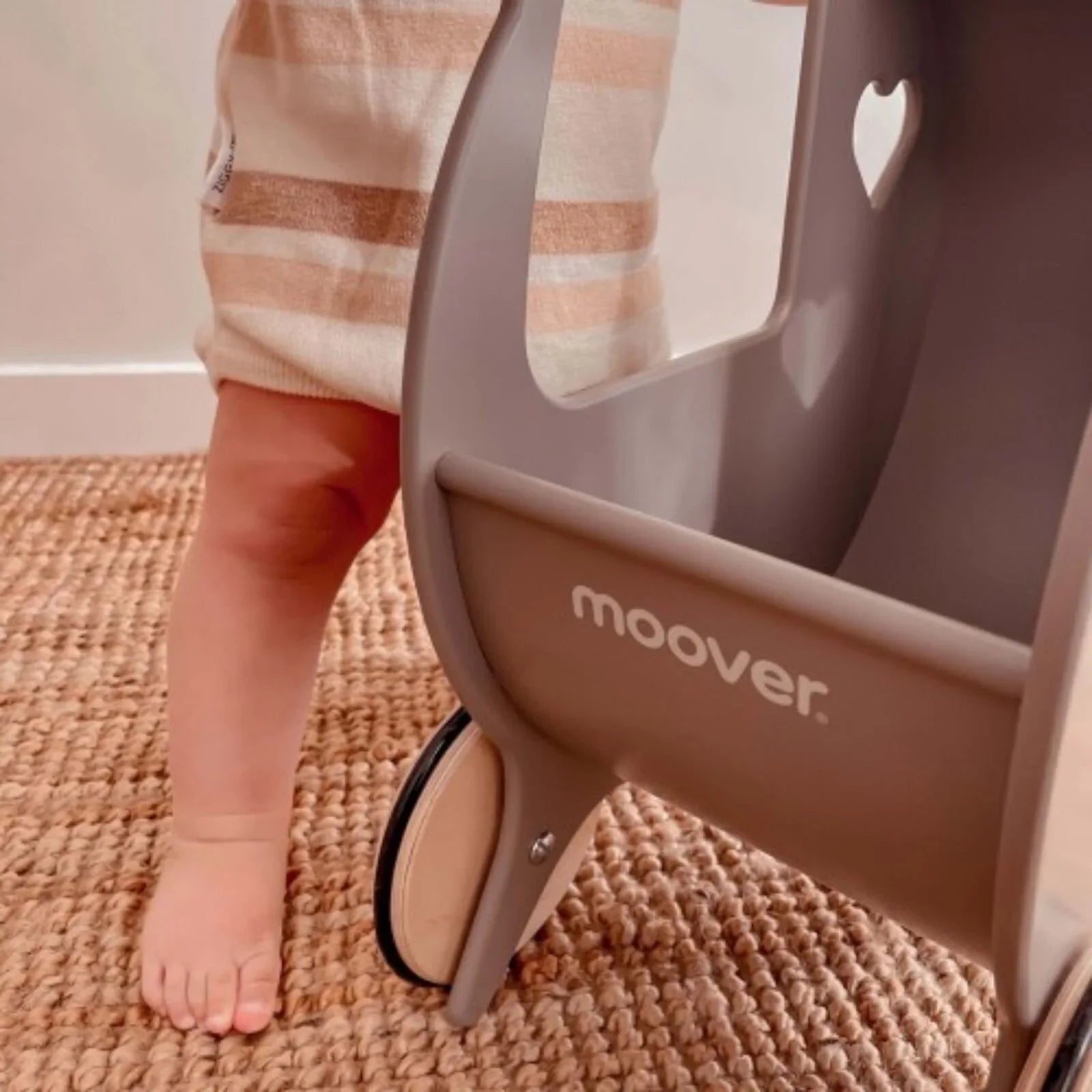 Moover Pram - Pink