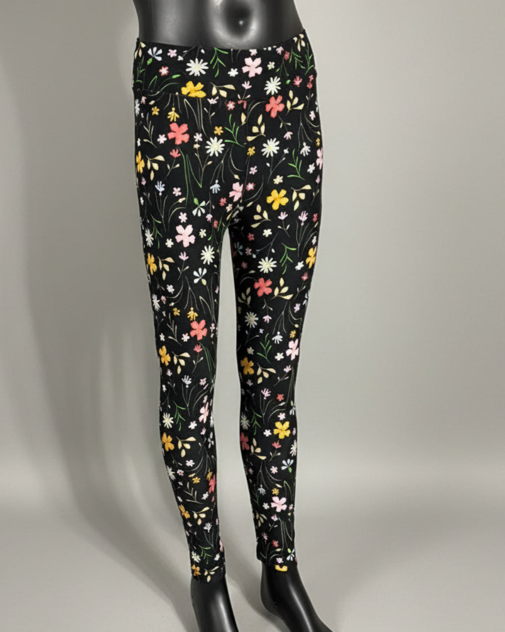 Black flower design soft leggings