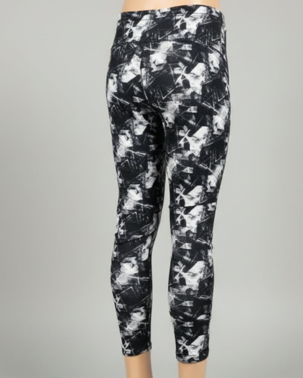 Monochrome diamond design full length stretch leggings