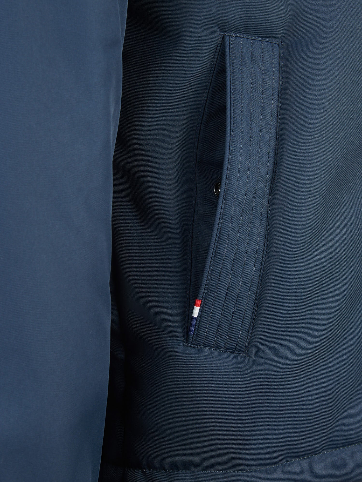 Mens Lightweight Quilt Funnel Puffer in Dark Sapphire Navy / Moonlight Blue DHM