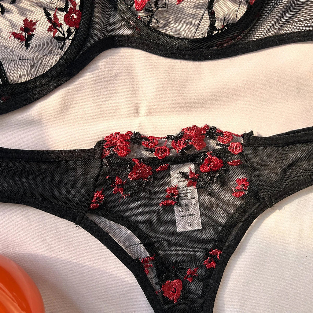 New Hot Erotic Lingerie Women Embroidery Bra Thongs Sets Women's Underwear Sex Sleepwear Pornographic Exotic Set Sexy Costumes