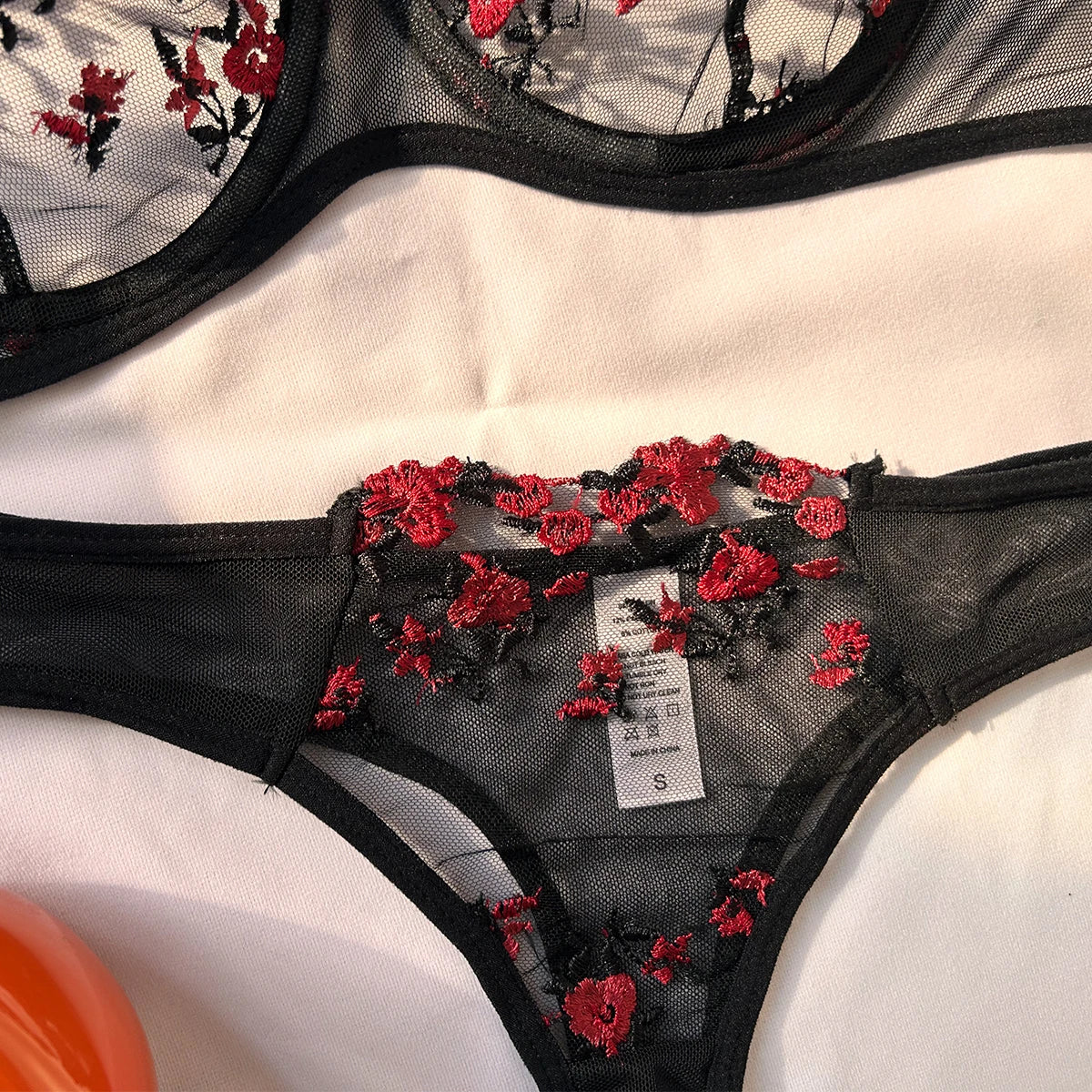 New Hot Erotic Lingerie Women Embroidery Bra Thongs Sets Women's Underwear Sex Sleepwear Pornographic Exotic Set Sexy Costumes