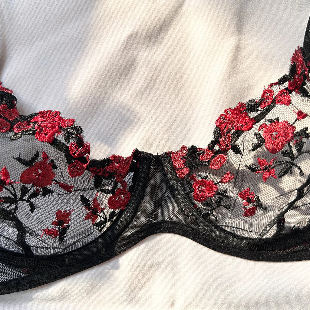 New Hot Erotic Lingerie Women Embroidery Bra Thongs Sets Women's Underwear Sex Sleepwear Pornographic Exotic Set Sexy Costumes