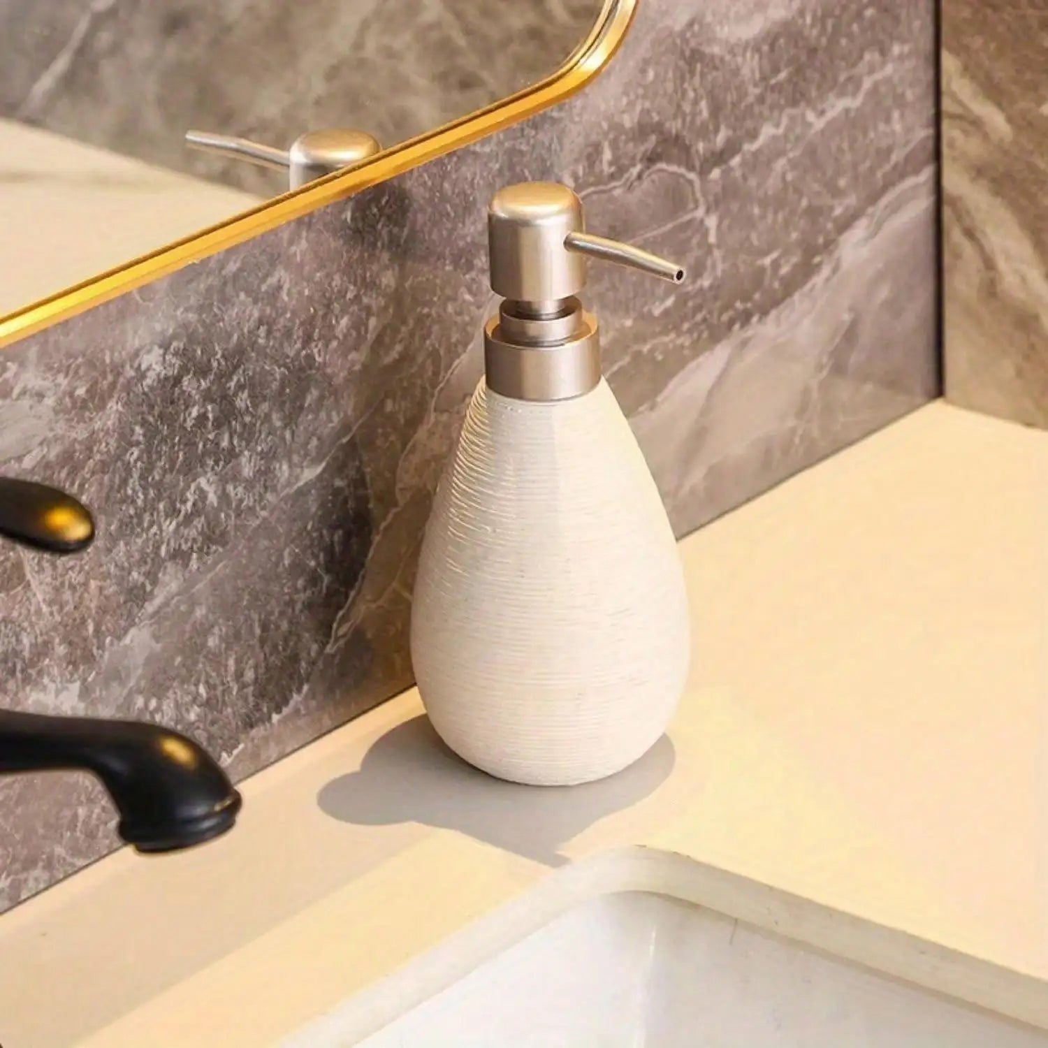 Creative Retro Style Ceramic Push-Type Soap Dispenser With Pump,  Hand Soap Bottle, Suitable For Bathrooms Kitchens And Toilets
