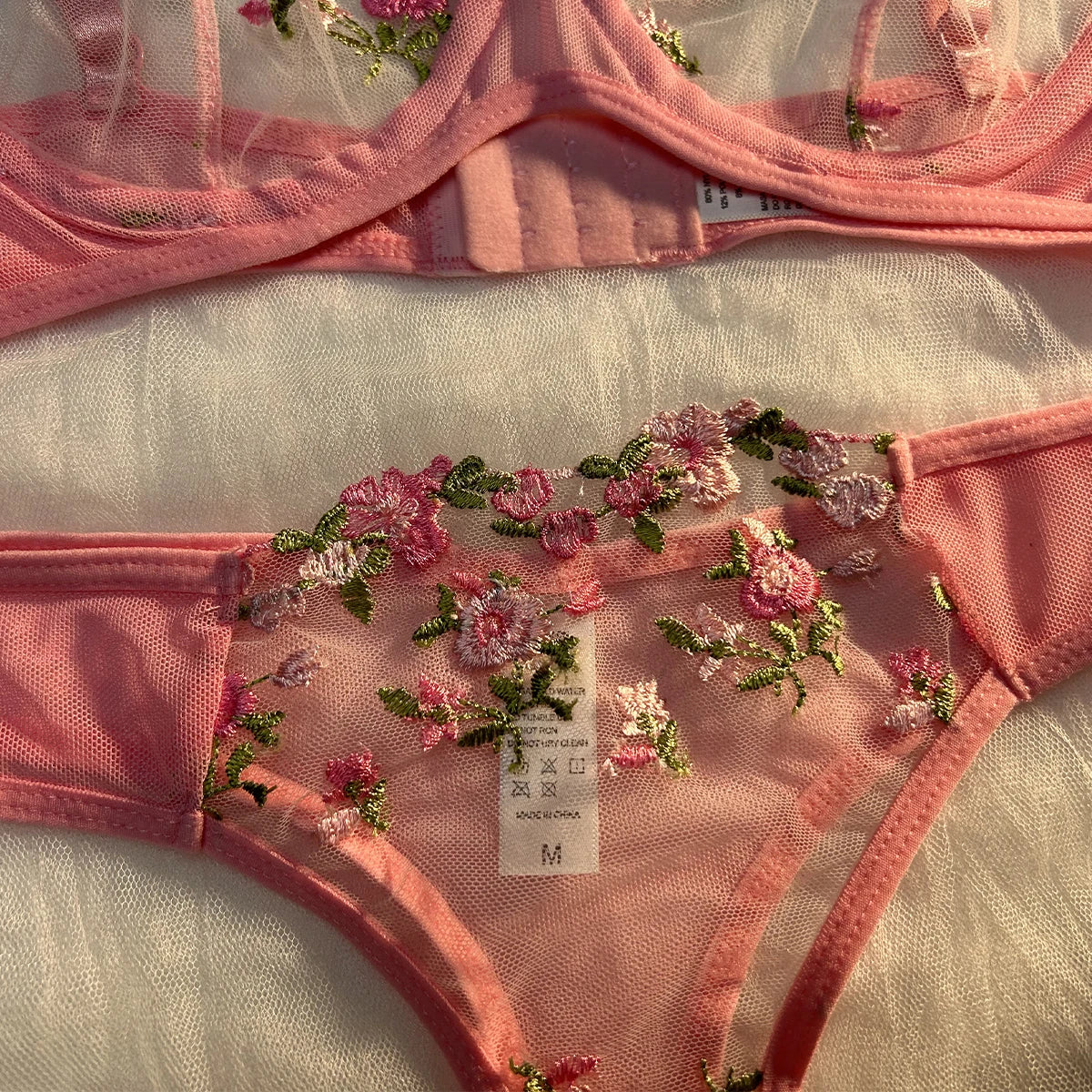 New Hot Erotic Lingerie Women Embroidery Bra Thongs Sets Women's Underwear Sex Sleepwear Pornographic Exotic Set Sexy Costumes