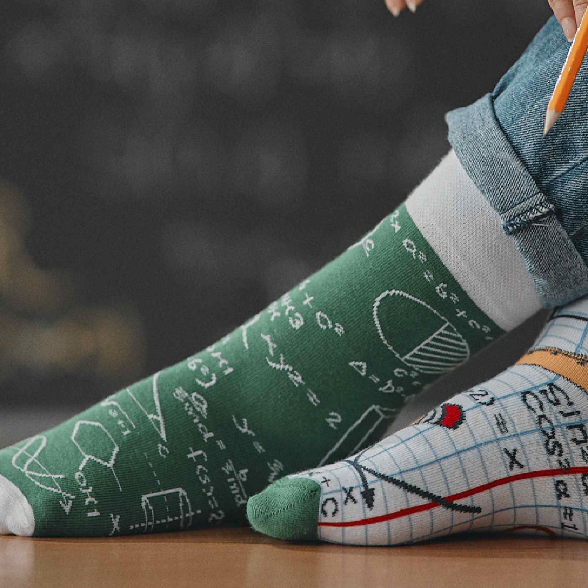 1 Pack Unisex Mismatched Novelty Odd Socks - Back 2 School