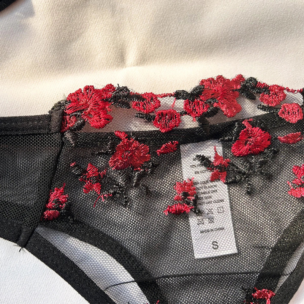 New Hot Erotic Lingerie Women Embroidery Bra Thongs Sets Women's Underwear Sex Sleepwear Pornographic Exotic Set Sexy Costumes
