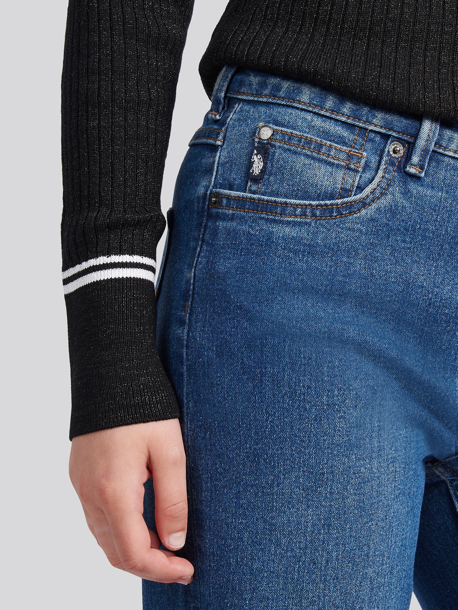 Womens Straight Fit Jean Mid Wash