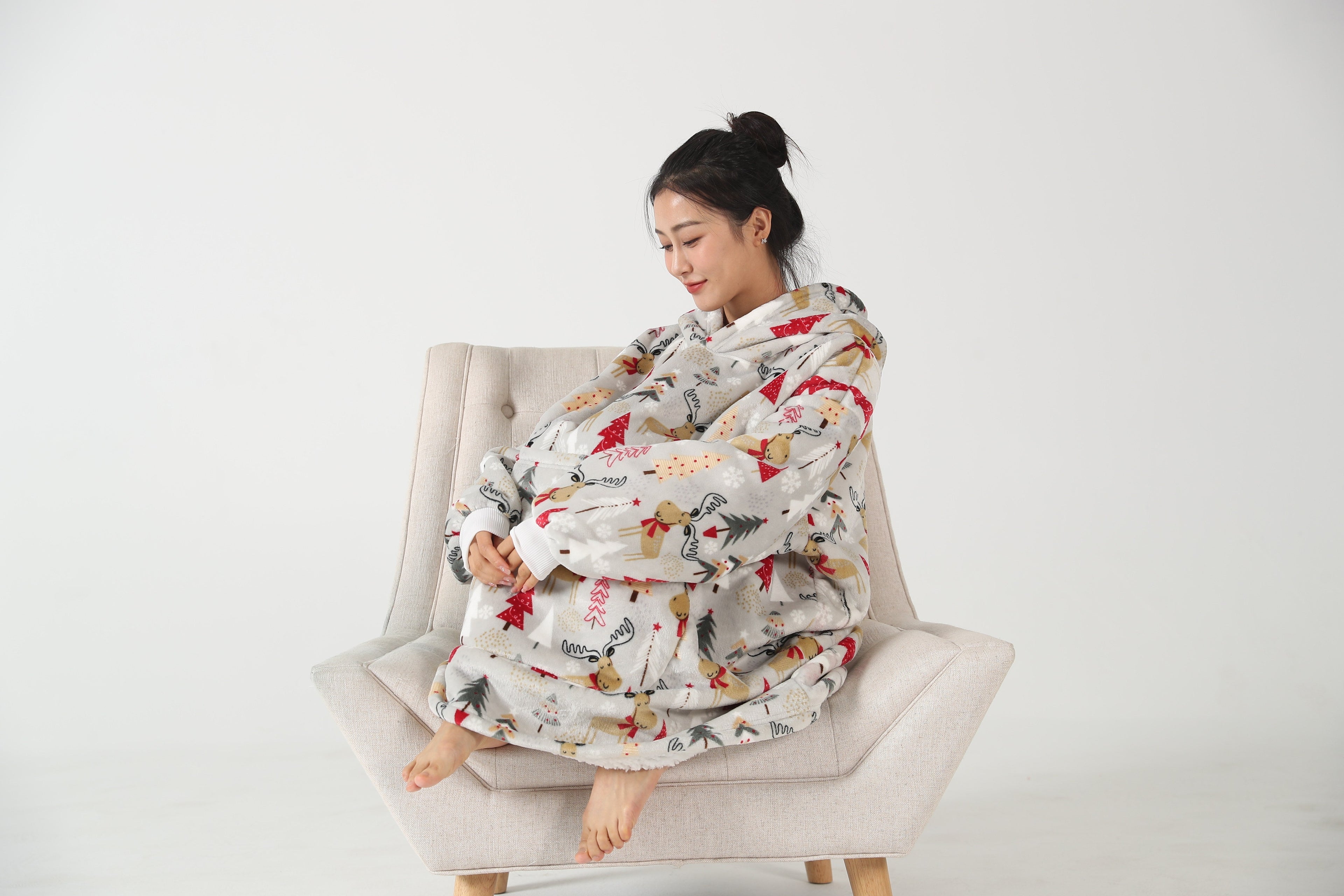 RONGTAI Oversized Wearable Pajamas With Big Pockets,Soft Plush Sweatshirt Hooded Popular Tops One Size Fits Deer