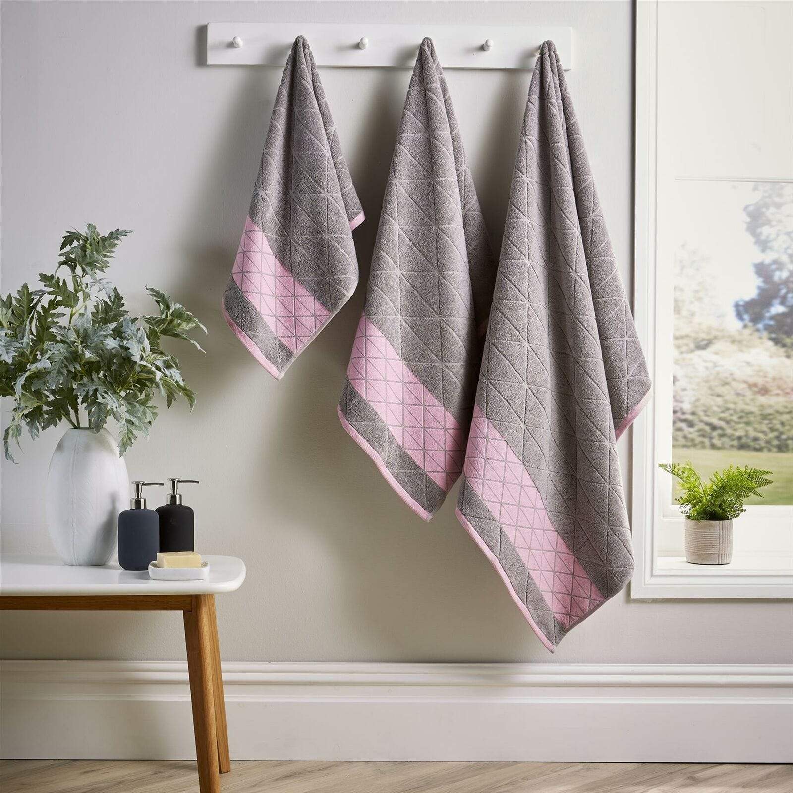 Inca Diamond Jacquard Luxury Soft Absorbent 600GSM Cotton Towels Bath Sheets Hand Towels Bath Towels Durable OEKO-TEX Certified Made in England by OLIVIA ROCCO
