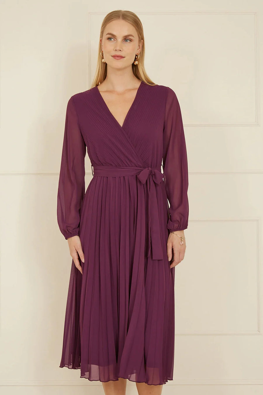 Simple Wedding Dresses for Modern Brides