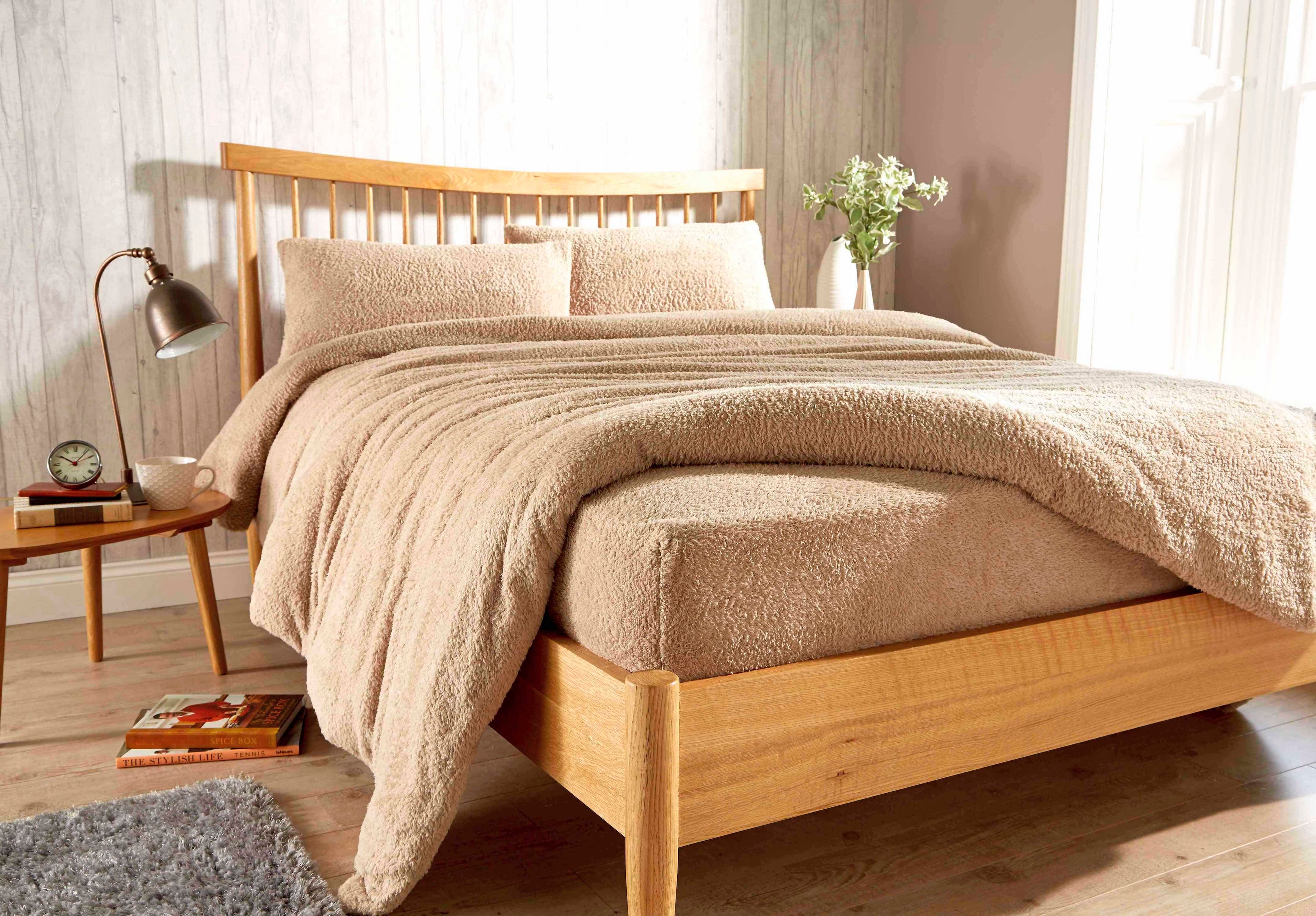 Teddy Fleece Extra Deep Fitted Sheet Plush Super Soft Warm Bedding for Winter Snug Fit Elastic Edges Multiple Sizes Stylish Colours Fluffy Bedding by OLIVIA ROCCO