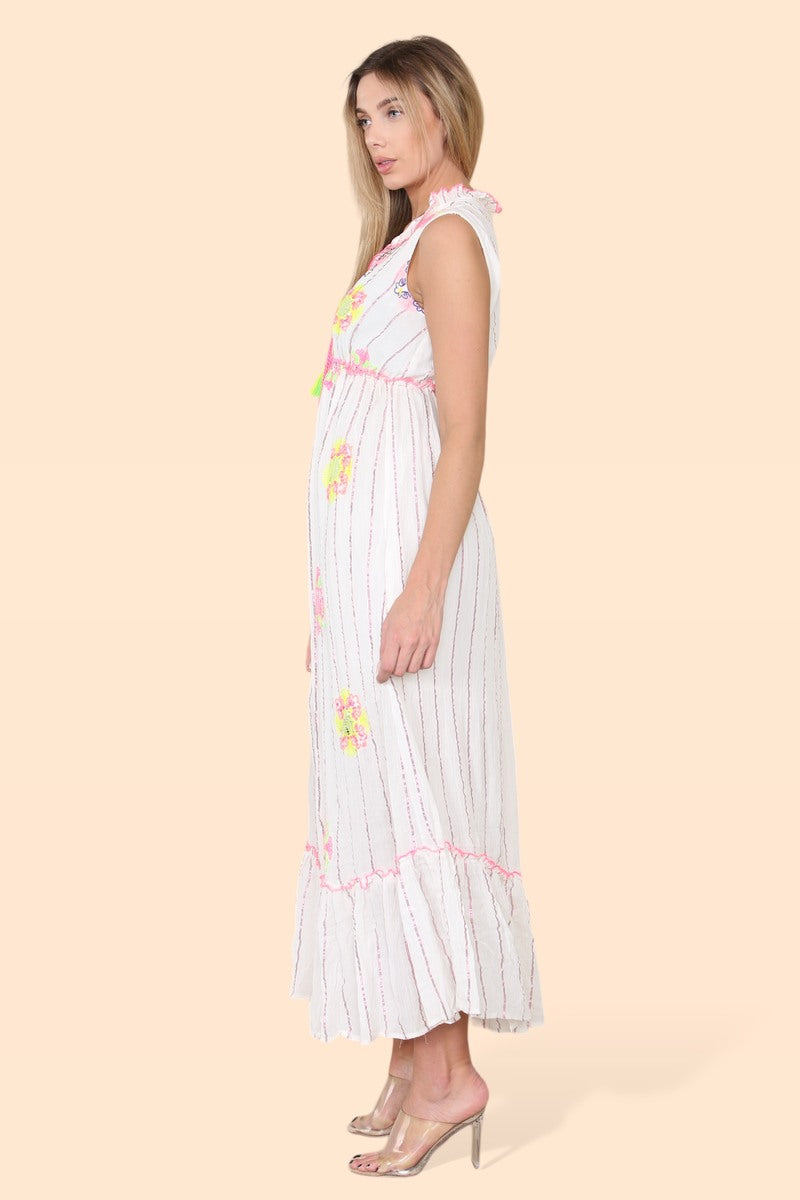 Women's long sleeveless dress with a neckline