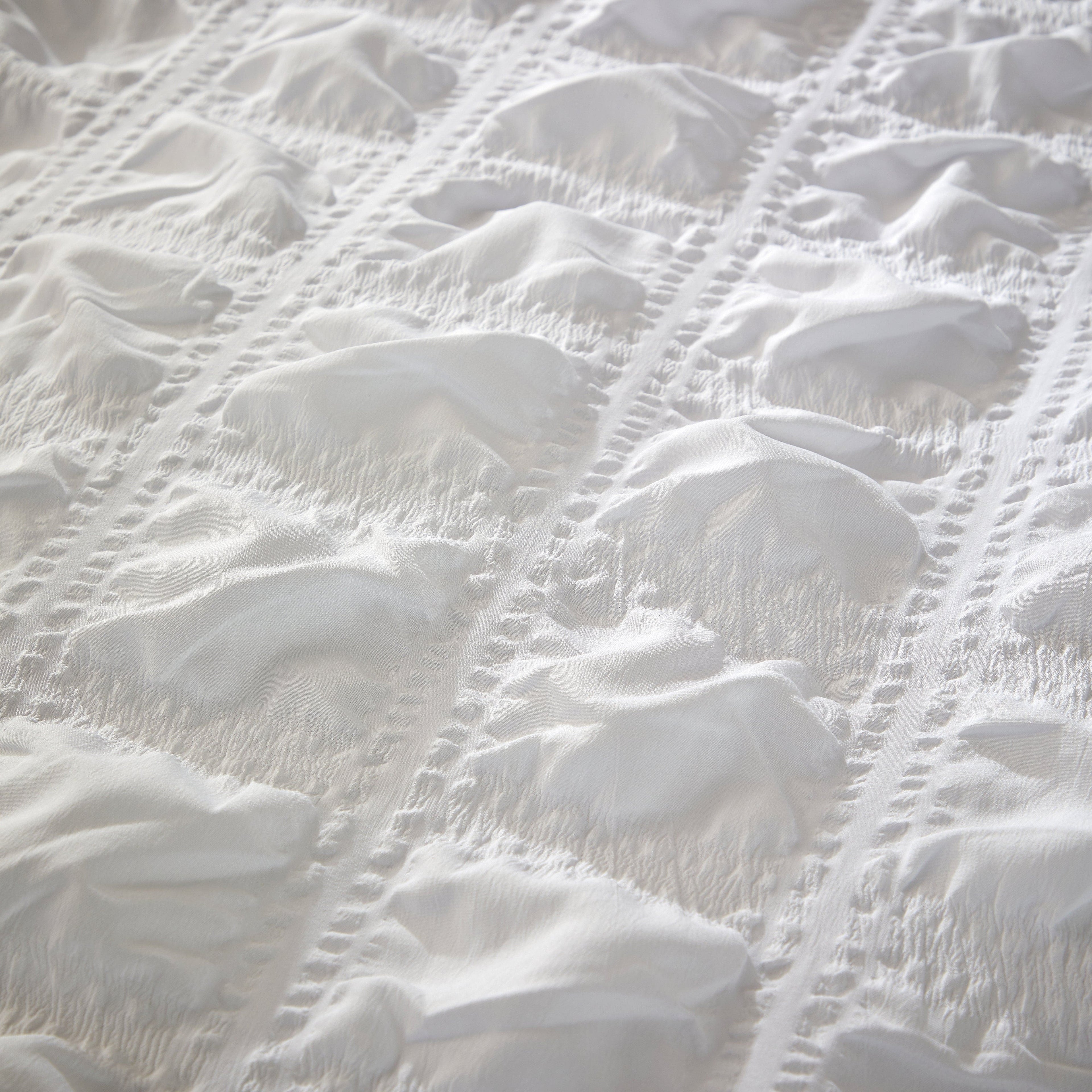 Soho White Microfibre Duvet Cover Set with Pillowcases Quilted Super Soft Easy Care Bedding Bed Linen Set by OLIVIA ROCCO